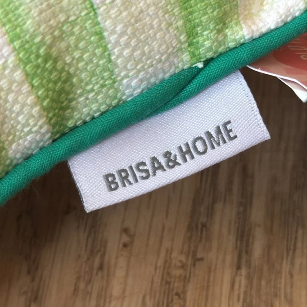 NWT Brisa & Home World Traveler Collection Peaches Pillow Cotton 9”x19”
